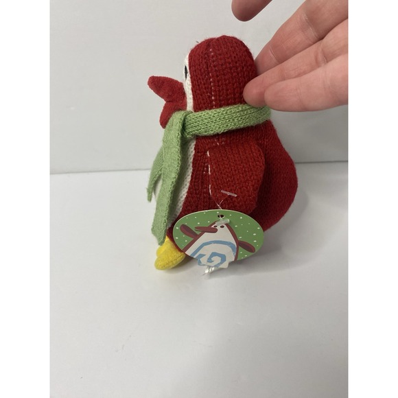 Starbucks Red Penguin Knit Plush 6" 2007 Holiday Christmas Stuffed Winter Animal - Picture 2 of 7